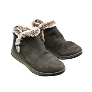 Clarks Breeze Fur Boot - Women's Boot - Comfortable Style for Every Season